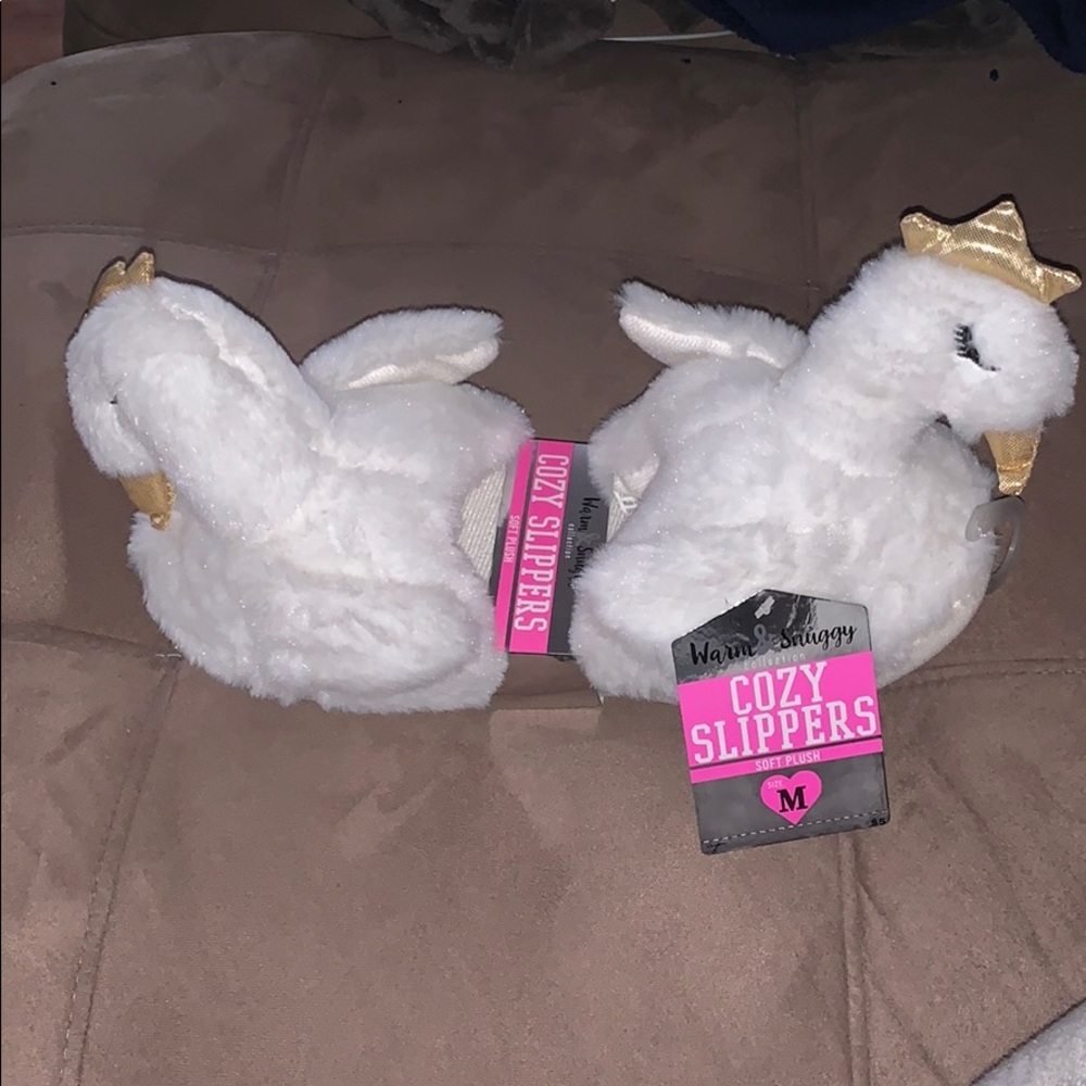 ⚡️BRAND NEW ⚡️ Unicorn Slippers